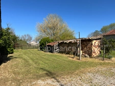 Ensemble immobilier de 131 m² - Terrain constructible et fort potentiel - Chepniers (17)