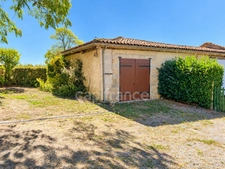 Maison de campagne avec jardin clos et garage indépendant - Brossac (16)