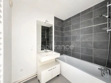 Three-bedroom duplex apartment with terrace in the heart of the Bassins à flot - Bordeaux (33)
