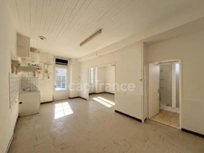 Ensemble immobilier de 131 m² - Terrain constructible et fort potentiel - Chepniers (17)