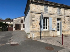 Ensemble immobilier de 131 m² - Terrain constructible et fort potentiel - Chepniers (17)