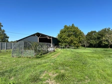 267 m² warehouse convertible into a residence on 6,813 m² of land - High potential - Chevanceaux (17)