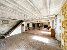 Character charentaise farmhouse with outbuildings and outstanding potential - Saint-Palais-de-Négrignac (17)