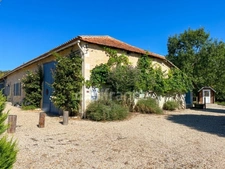 Wine Estate with Tourism Activity - 9.39 Hectares - Vanzac (17)