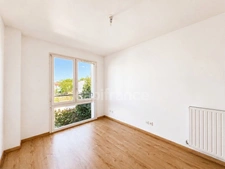Three-bedroom duplex apartment with terrace in the heart of the Bassins à flot - Bordeaux (33)