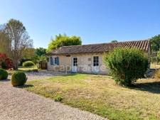 Domaine viticole avec activité touristique de 9,39 hectares - Vanzac (17)