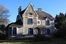 Manoir à vendre 12 pièces de 334 m² avec parc arboré - Bors (16)