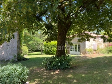 Demeure de caractère avec piscine au cœur de la Saintonge boisée - Montguyon (17)