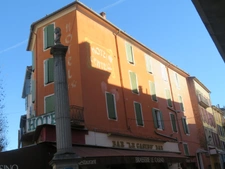 DIGNE LES BAINS (04) à vendre HOTEL/BUREAU en centre ville / 15 chambres
