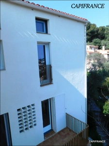 HYERES (83) Maison individuelle vue mer avec terrasse sur 5 000 m² de terrain/double garage