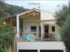 HYERES (83) Maison individuelle vue mer avec terrasse sur 5 000 m² de terrain/double garage