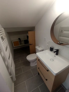 A LOUER A DIGNE-LES-BAINS (04) CHARMANT APPARTEMENT T2 MEUBLE RENOVE 