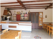 VENTE DE MURS LE CHAFFAUT ST JURSON (04) ANCIEN Bar Hôtel Restaurant "CHEZ GINETTE" avec GARAGES, DEPENDANCES, COURS INTERIEURE