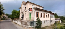 VENTE DE MURS LE CHAFFAUT ST JURSON (04) ANCIEN Bar Hôtel Restaurant "CHEZ GINETTE" avec GARAGES, DEPENDANCES, COURS INTERIEURE