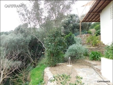 HYERES (83) Maison individuelle vue mer avec terrasse sur 5 000 m² de terrain/double garage