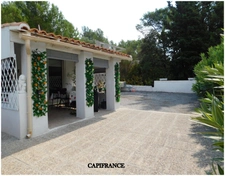 LE VAL (83) Maison de plain-pied rénovée avec photovoltaïque, terrain plat et garage