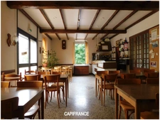 VENTE DE MURS LE CHAFFAUT ST JURSON (04) ANCIEN Bar Hôtel Restaurant "CHEZ GINETTE" avec GARAGES, DEPENDANCES, COURS INTERIEURE
