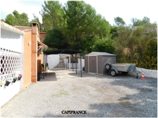 LE VAL (83) Maison de plain-pied rénovée avec photovoltaïque, terrain plat et garage