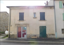 A BRAS D'ASSE (04) Grande bâtisse de 200m² A RENOVER au centre du village