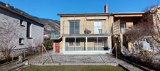 A VENDRE DIGNE LES BAINS (04000) MAISON jumelée élevée sur 2 niveaux 95 m² avec terrain plat et clôturé, GARAGE