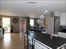 LE VAL (83) Maison de plain-pied rénovée avec photovoltaïque, terrain plat et garage
