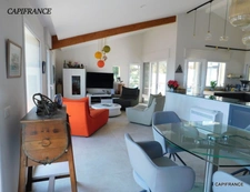 HYERES (83) Maison individuelle rénovée vue mer avec terrasse sur 5 000 m² de terrain/double garage
