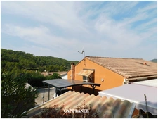 LE VAL (83) Maison de plain-pied rénovée avec photovoltaïque, terrain plat et garage