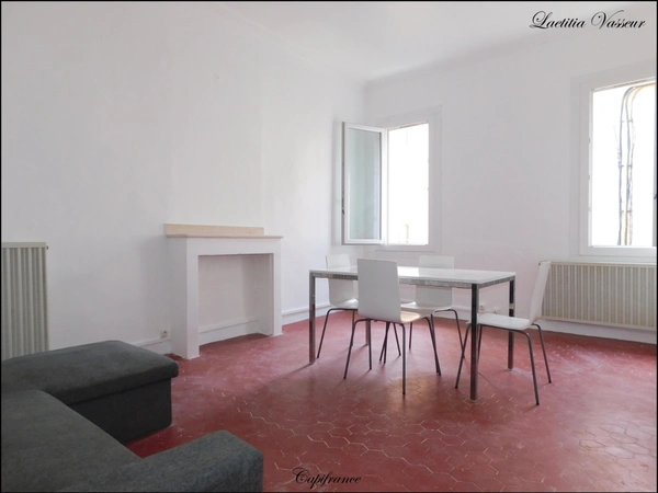 Dpt Bouches du Rhône (13), à louer LA CIOTAT appartement T2 de 40,32 m²  