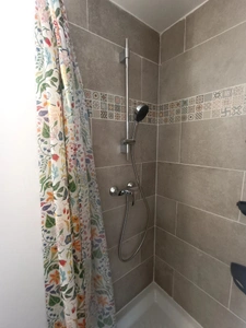 A LOUER A DIGNE-LES-BAINS (04) CHARMANT APPARTEMENT T2 MEUBLE RENOVE 