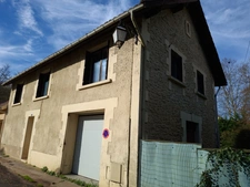 House for sale in Le Bugue town centre with garage (24)