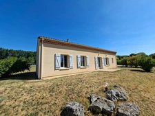 Maison récente de plain-pied – DPE A/A – 3 chambres – Terrain 1 500 m² – Pressignac-Vic (24)