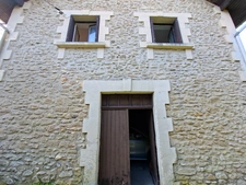 House for sale in Le Bugue town centre with garage (24)