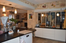 PROPRIÉTÉ DE CHARME AVEC PISCINE, MAISON D'AMIS ET JARDIN CLOS AU CŒUR DU PÉRIGORD NOIR