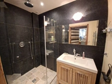 PROPRIÉTÉ DE CHARME AVEC PISCINE, MAISON D'AMIS ET JARDIN CLOS AU CŒUR DU PÉRIGORD NOIR