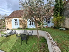 PROPRIÉTÉ DE CHARME AVEC PISCINE, MAISON D'AMIS ET JARDIN CLOS AU CŒUR DU PÉRIGORD NOIR