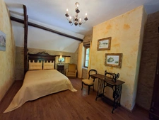 Character property with two stone houses on over 9 hectares near Sarlat – Périgord Noir
