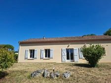Maison récente de plain-pied – DPE A/A – 3 chambres – Terrain 1 500 m² – Pressignac-Vic (24)