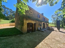 Character property with two stone houses on over 9 hectares near Sarlat – Périgord Noir