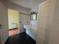 Single-story house, 143 m² – sought-after Chandos neighborhood – walking distance to the town center