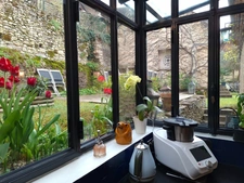 PROPRIÉTÉ DE CHARME AVEC PISCINE, MAISON D'AMIS ET JARDIN CLOS AU CŒUR DU PÉRIGORD NOIR