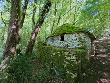 Character property with two stone houses on over 9 hectares near Sarlat – Périgord Noir