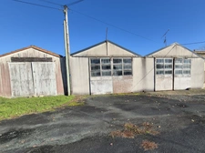 Vaste entrepôt d’environ 260 m² avec garage attenant et terrain – Saint-Savinien 17350