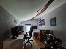 Maison avec nombreuses dépendances, studio et terrain constructible de plus de 3 000 m²