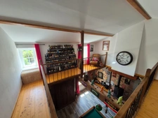 Maison avec nombreuses dépendances, studio et terrain constructible de plus de 3 000 m²