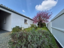 Maison à vendre 6 pièces PUY DU LAC (17)