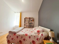 COUP DE CŒUR – Appartement centre Rochefort, au calme, 84 m² avec cour et grand séjour