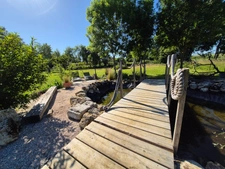 Maison rénovée à vendre à Bords – Calme, dépendances et beau potentiel