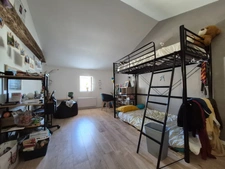 Maison rénovée à vendre à Bords – Calme, dépendances et beau potentiel