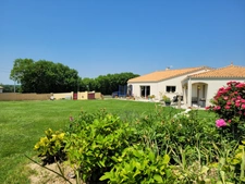 Maison à vendre 6 pièces proche de BORDS (17)