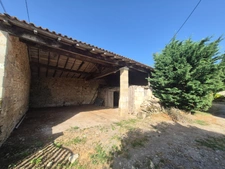 Maison charentaise à rénover avec nombreuses dépendances – Archingeay 17380
